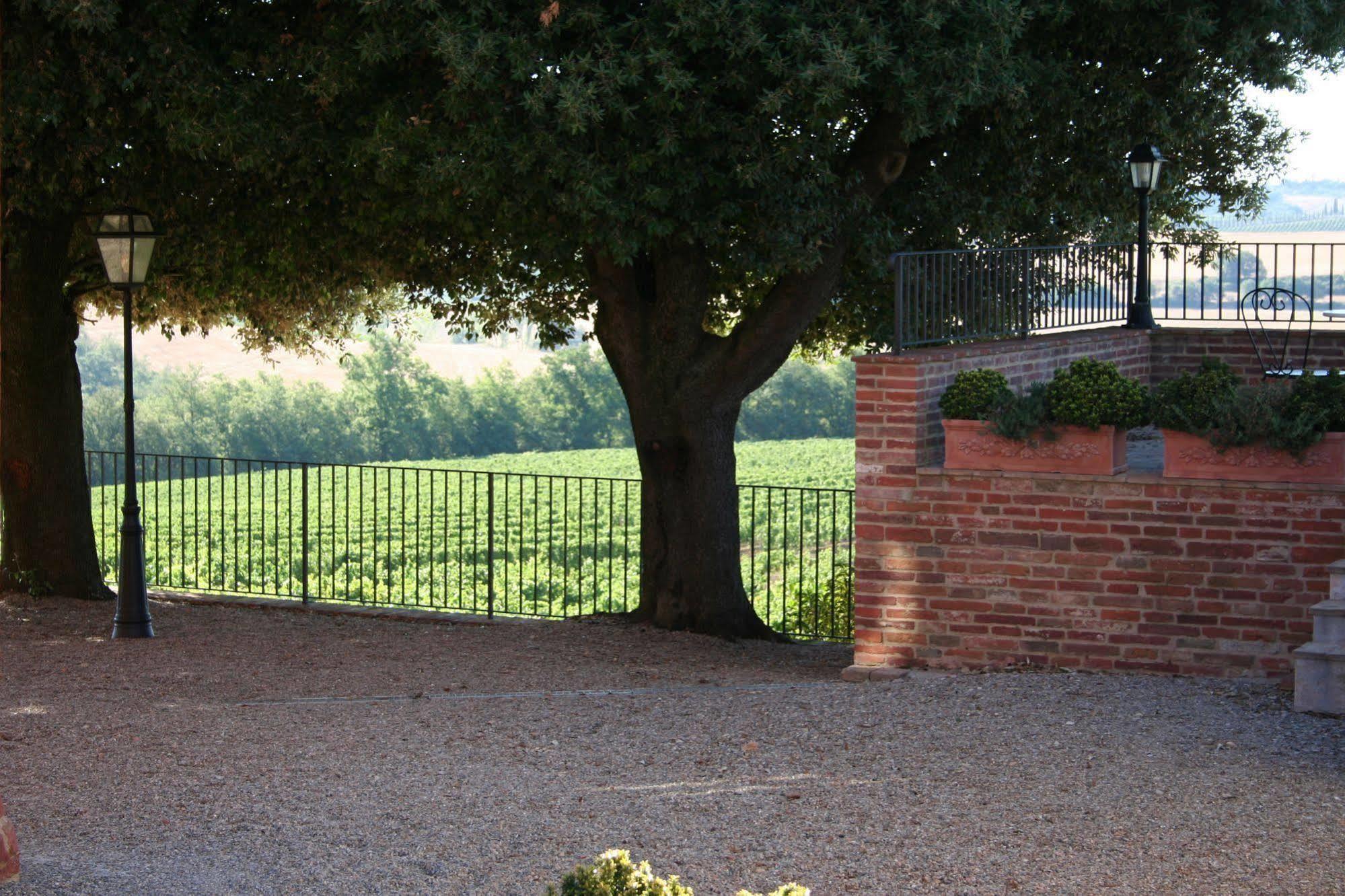 Agriturismo Terra Rossa Valiano Exteriér fotografie